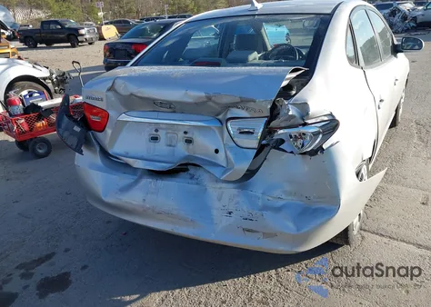 2010 Hyundai Elantra Gls z USA, uszkodzony, nr VIN KMHDU4AD4AU959597